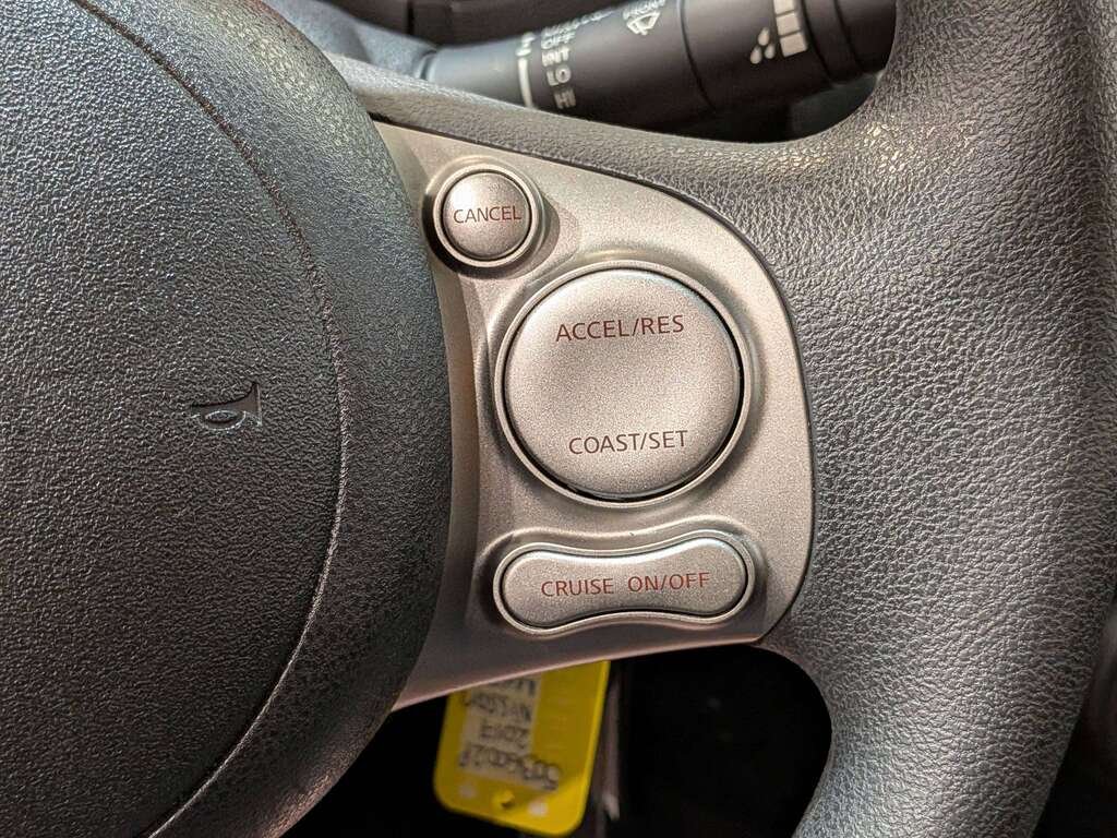 Nissan Micra 4dr HB Man SV 2017 Rouge Val-David - photo #15