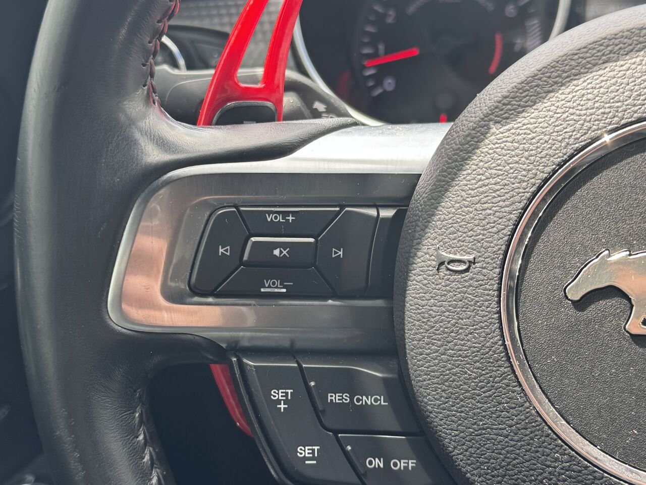 Ford Mustang GT Convertible 2018 Blanc Granby - photo #24