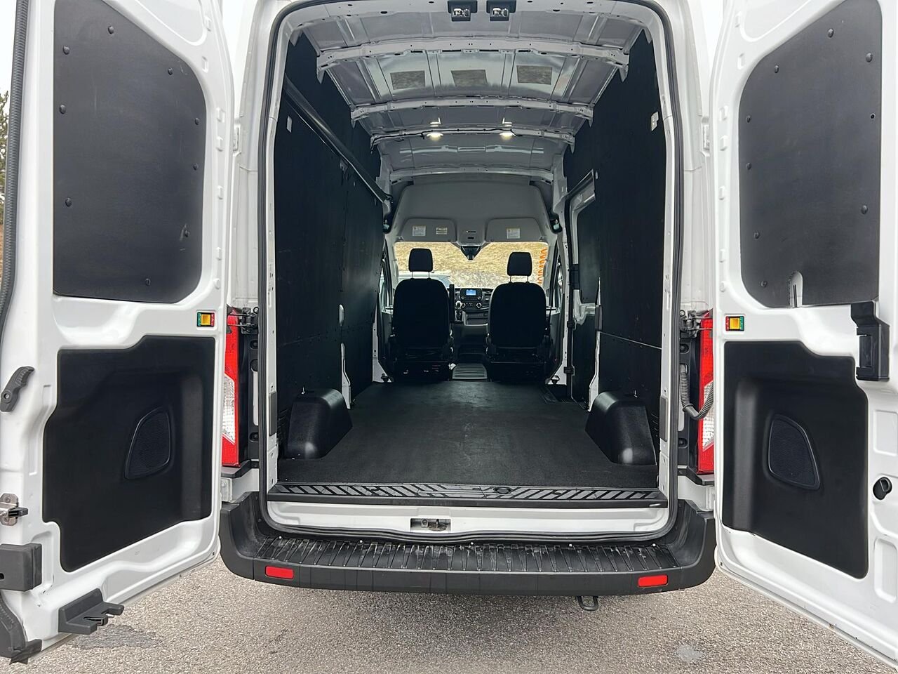 2024 Ford Transit T-250 PA toit surélevé White Québec - photo #5