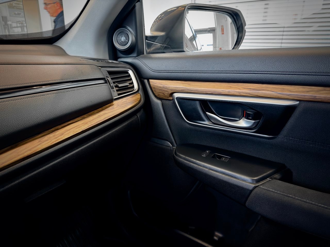 2019 Honda CR-V Blue Notre-Dame-des-Prairies - photo #30