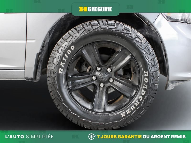 2020 Ram 1500 Grey Laval - photo #11