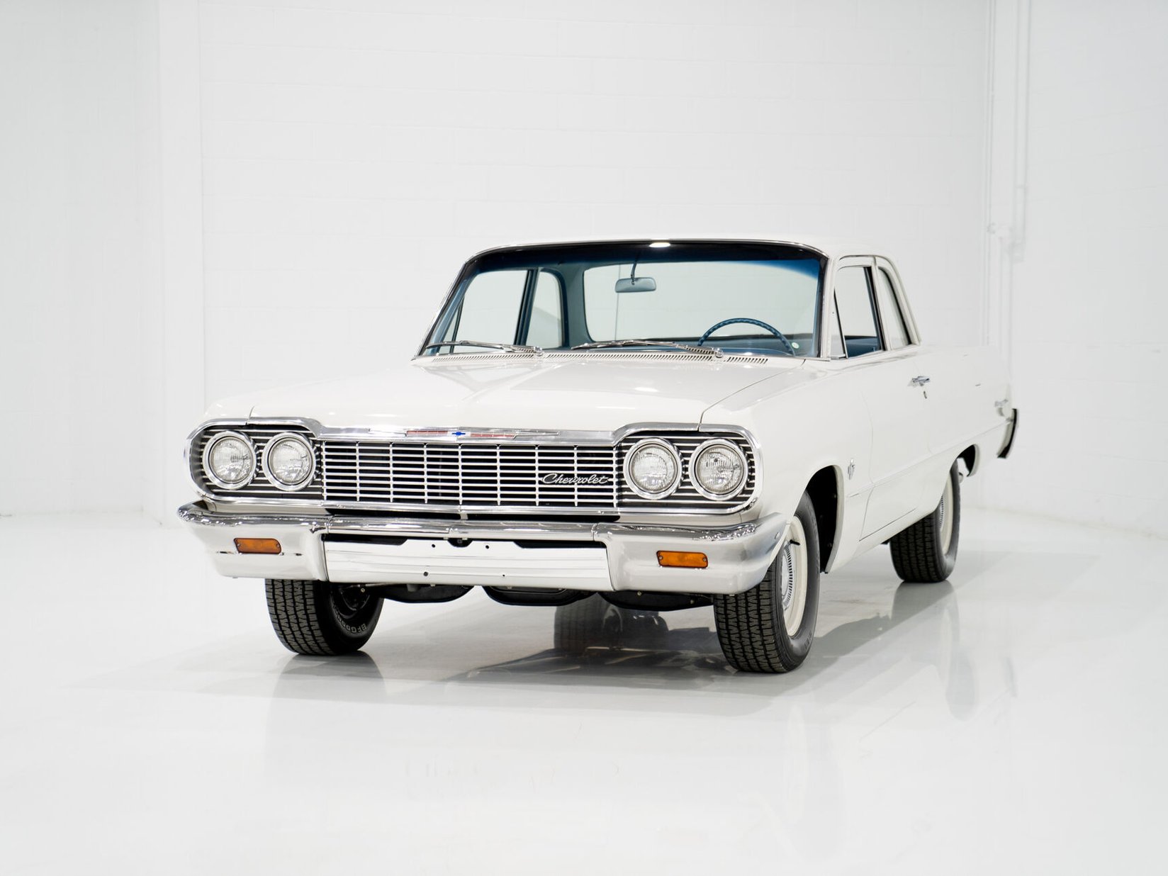 Chevrolet Biscayne Matching 409 / 425HP Transmission 4 Vitesse Complètement Entièrement restauré **PRIX EN USD** 1964 Blanc Montréal - photo #24