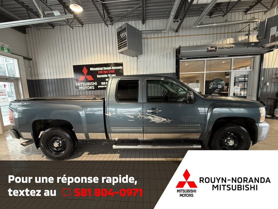 2012 Chevrolet Silverado 1500 4 roues motrices, cabine allongée, 143,5 po, Édition Cheyenne LS Blue