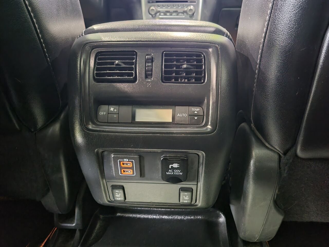 2018 Nissan Pathfinder Black  - photo #16