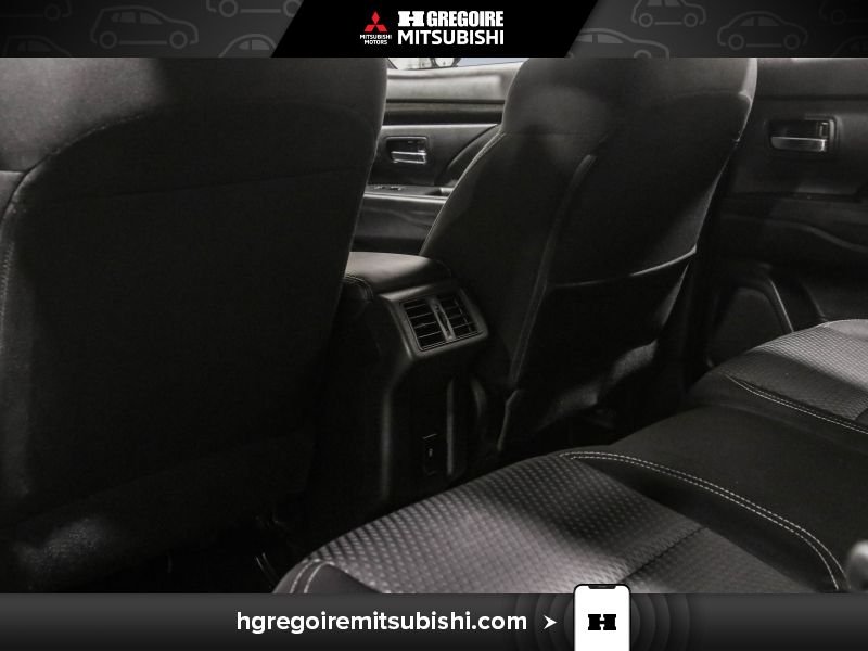 2020 Mitsubishi Outlander Grey Laval - photo #21
