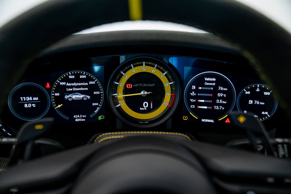 Porsche 911 GT3RS Weissach 2024 Jaune Kirkland - photo #12