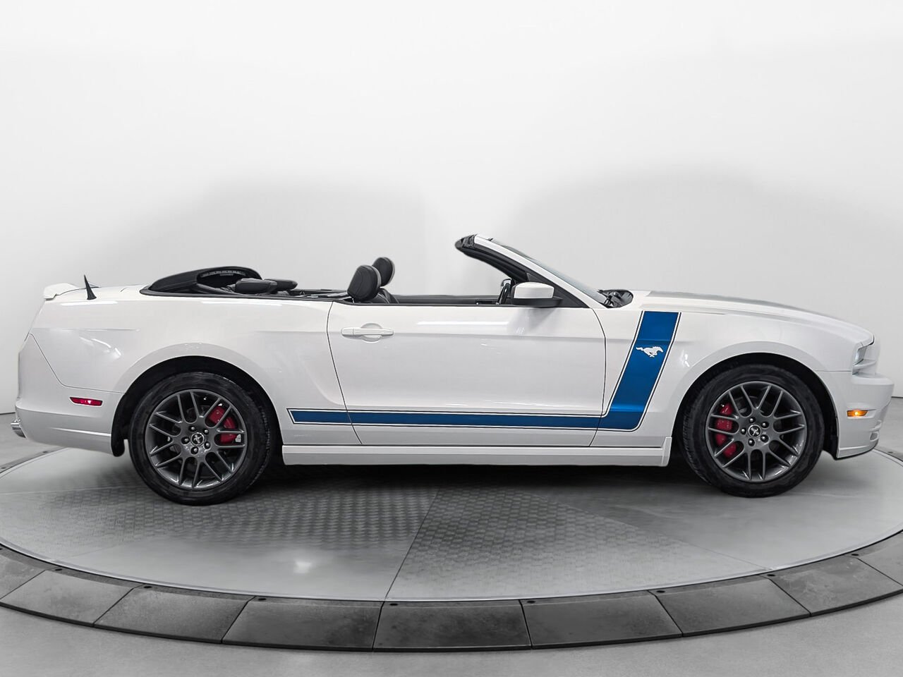 Ford MUSTANG Convertible V6 Premium Automatique 2013 Blanc Sherbrooke - photo #12
