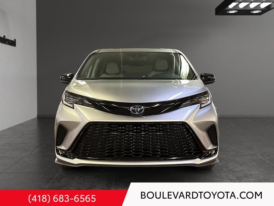 2025 Toyota Sienna 2025 Celestial Silver Metallic