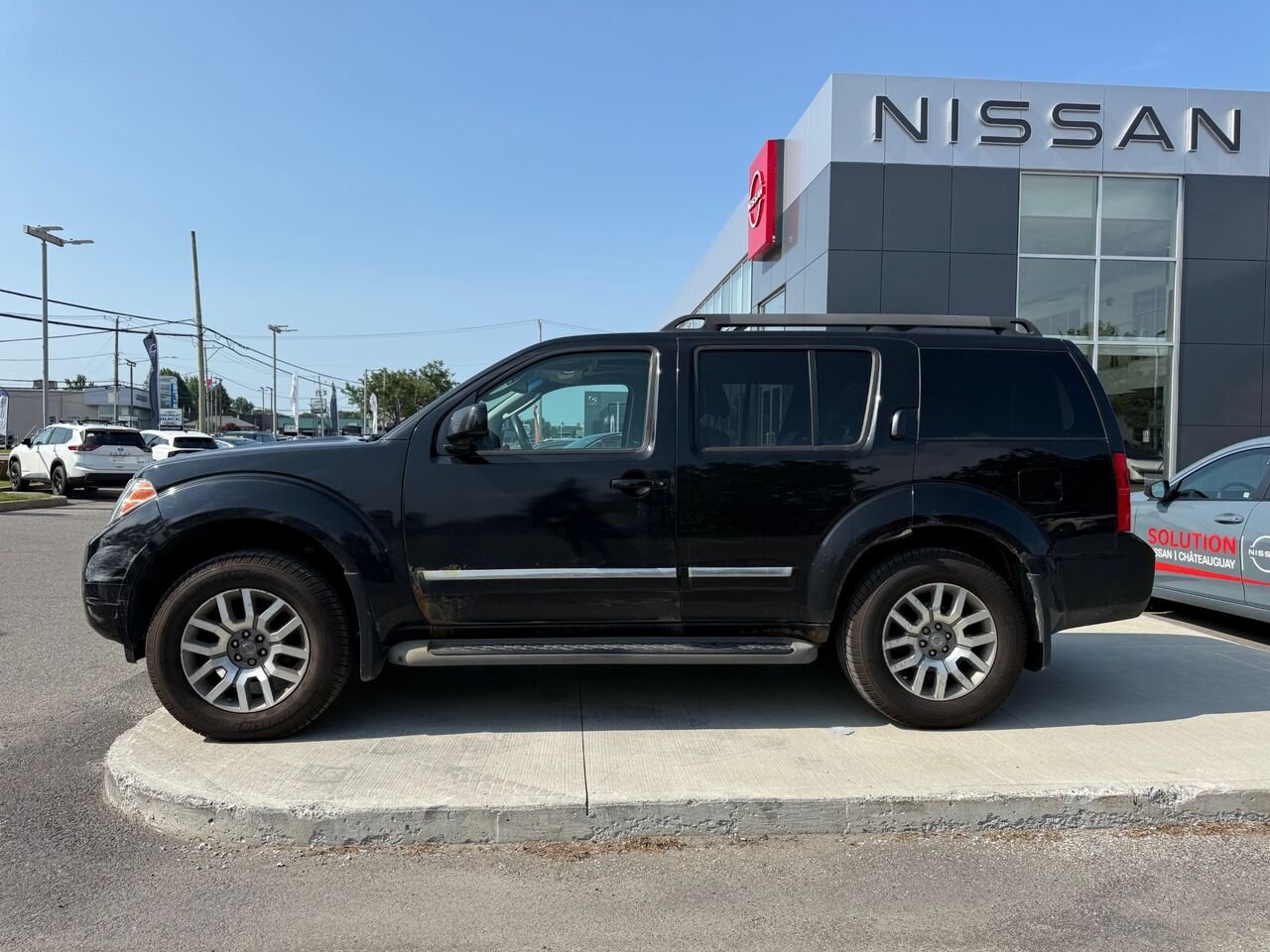 2010 Nissan Pathfinder Black Châteauguay - photo #7
