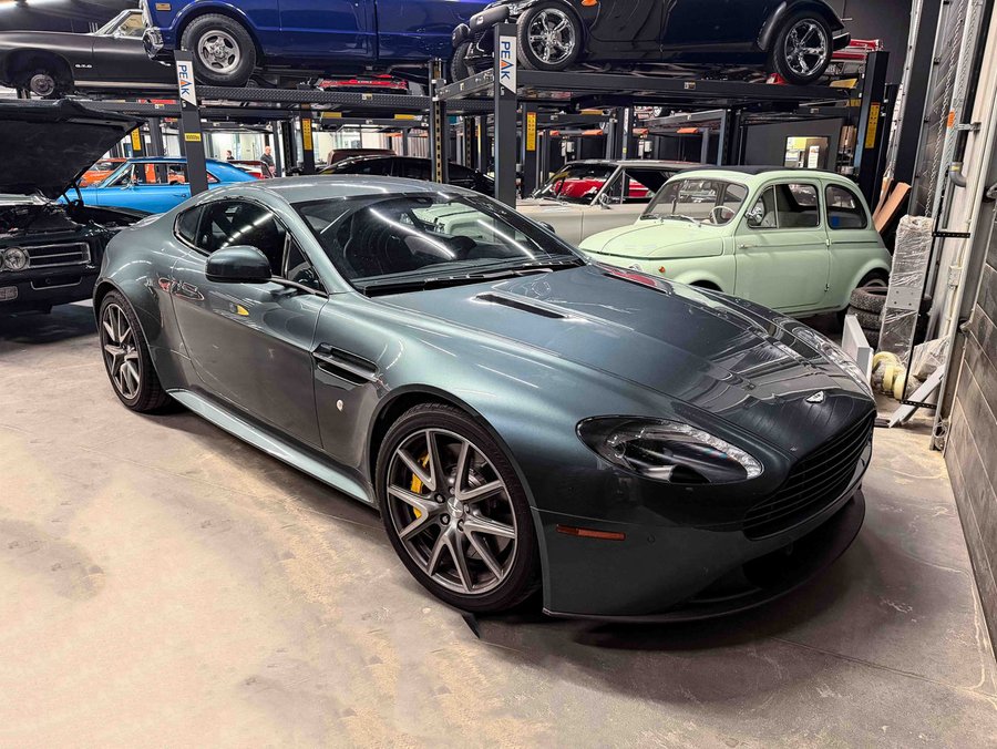2015 Aston Martin V8 Vantage 2015 Alloro Green