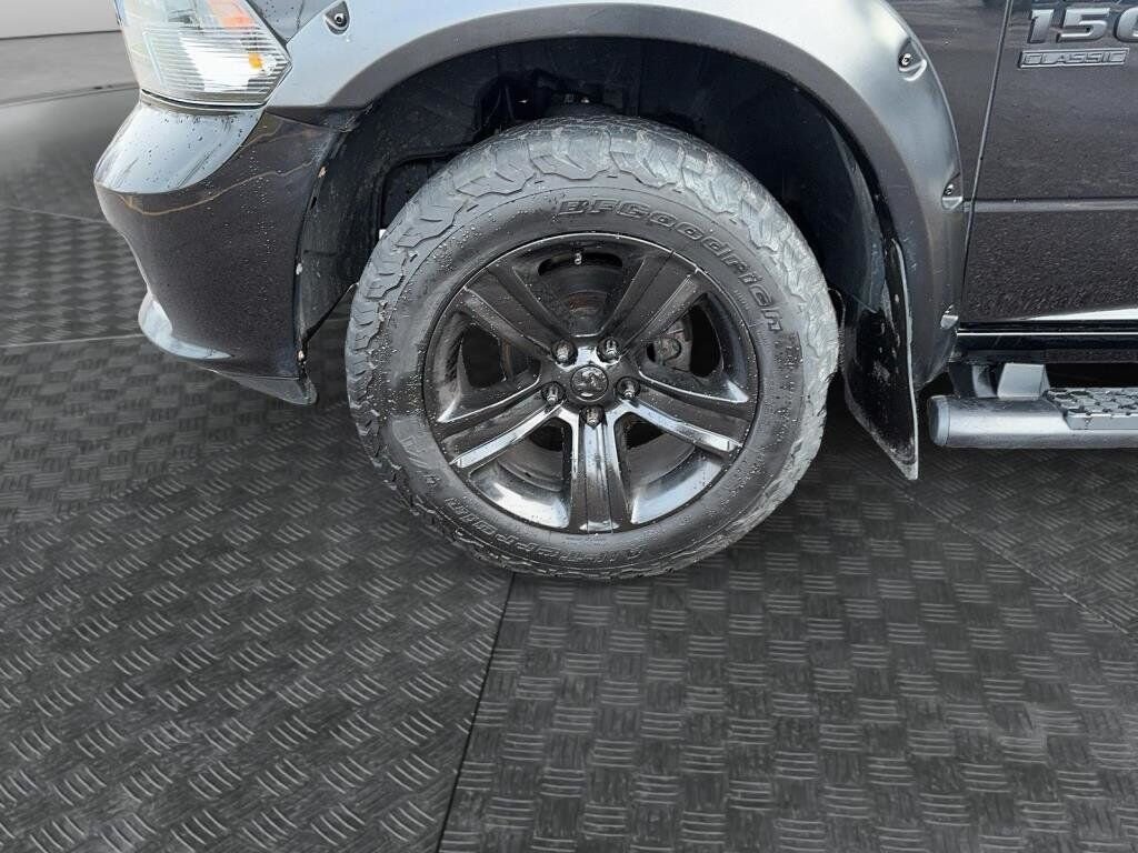 2020 Ram 1500 Classic VIN 1C6RR7FG9LS154863 Black Chicoutimi - photo #5