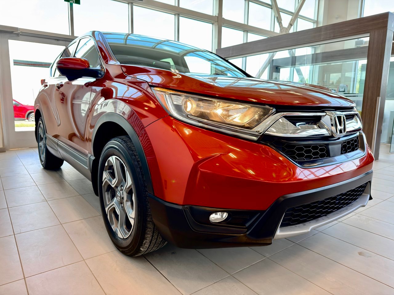 2017 Honda CR-V Red Notre-Dame-des-Prairies - photo #5