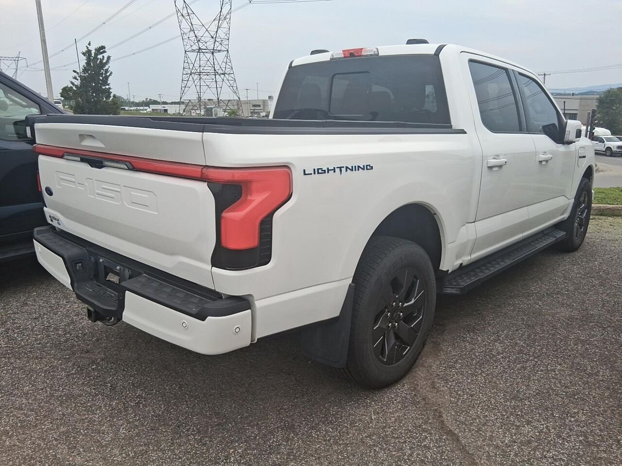 2023 Ford F-150 Lightning LARIAT SuperCrew LONG RANGE White Québec - photo #1