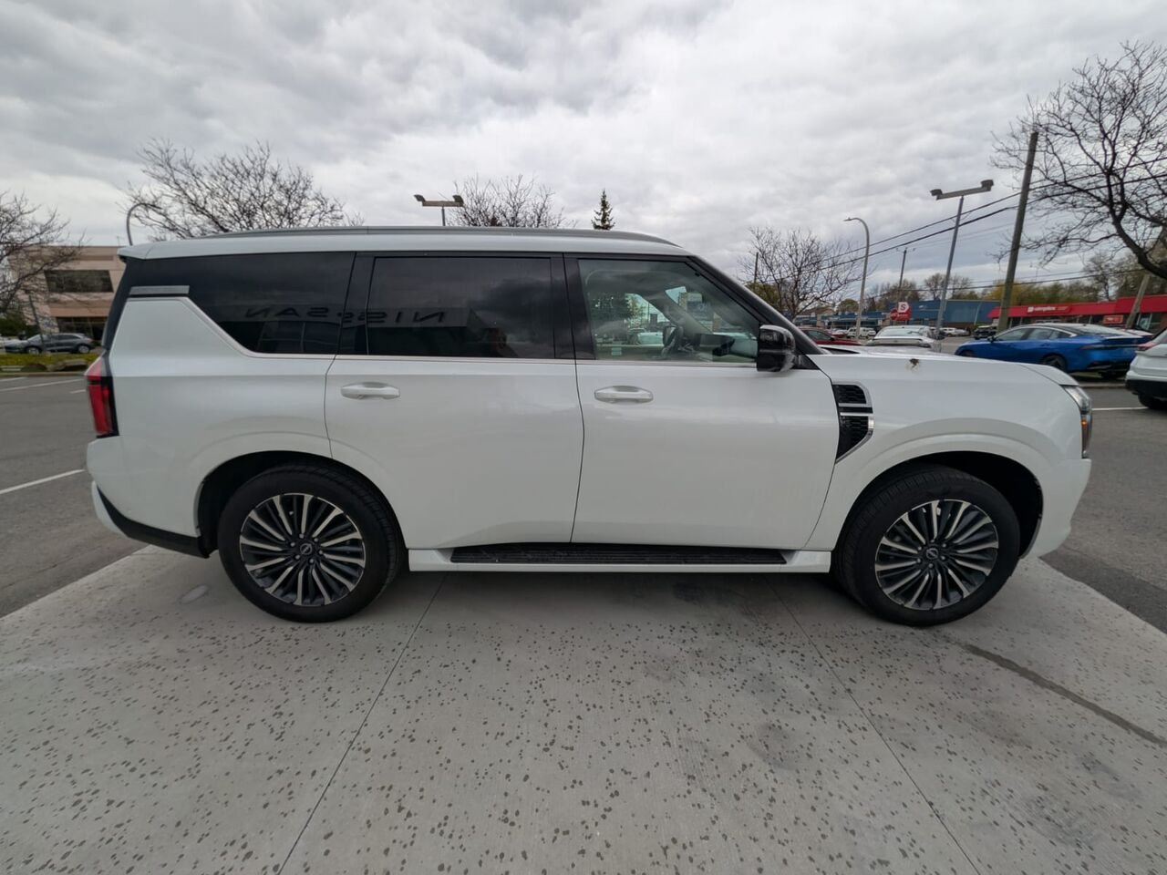 NISSAN Armada ARMADA PLATINE R SERVE SI GES CAPITAINE 2026 Blanc Everest nacré triple couche Châteauguay - photo #10