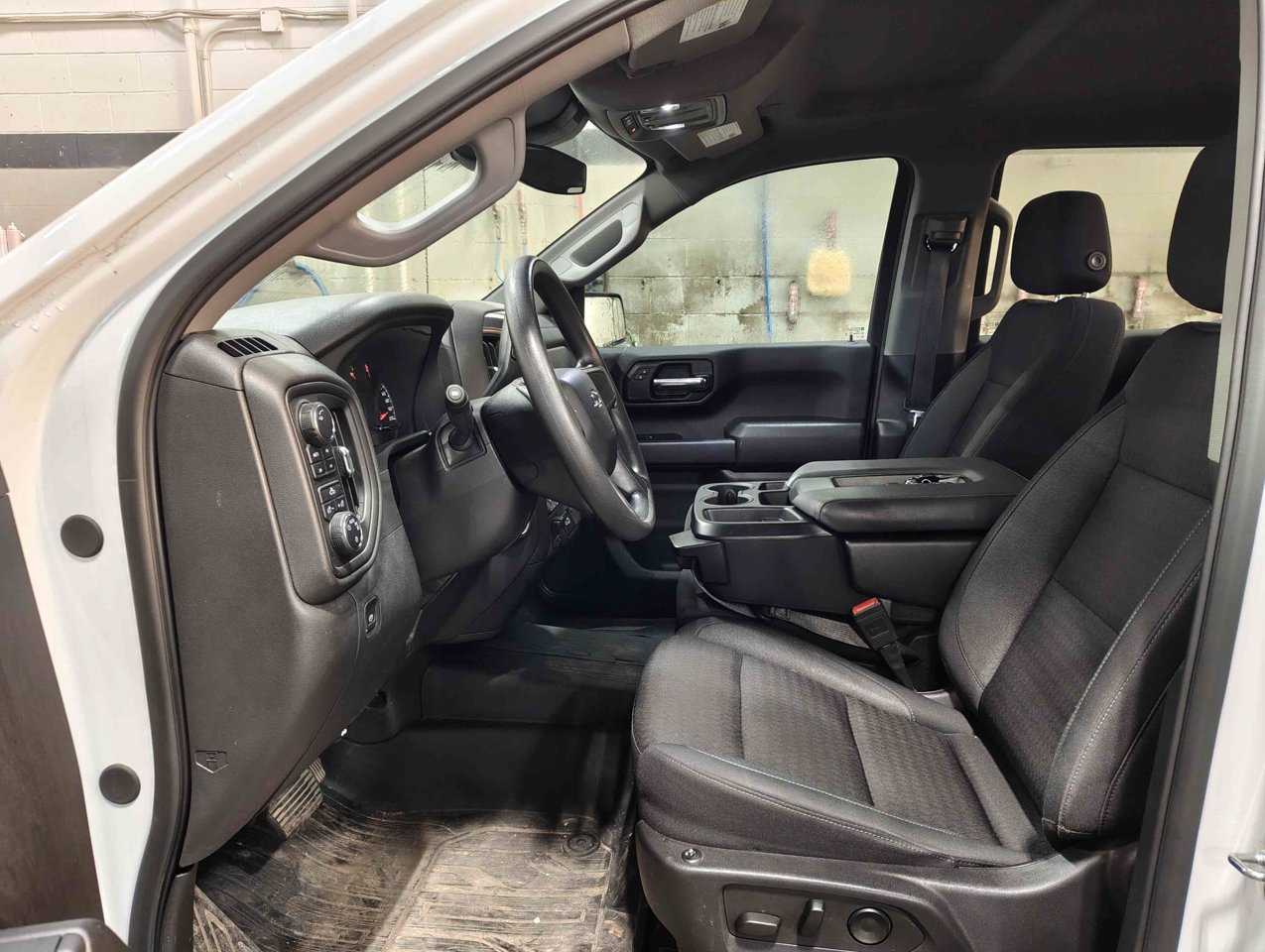 2024 Chevrolet Silverado 1500 4WD Crew Cab 147 Custom Trail Boss White Sherwood Park - photo #7