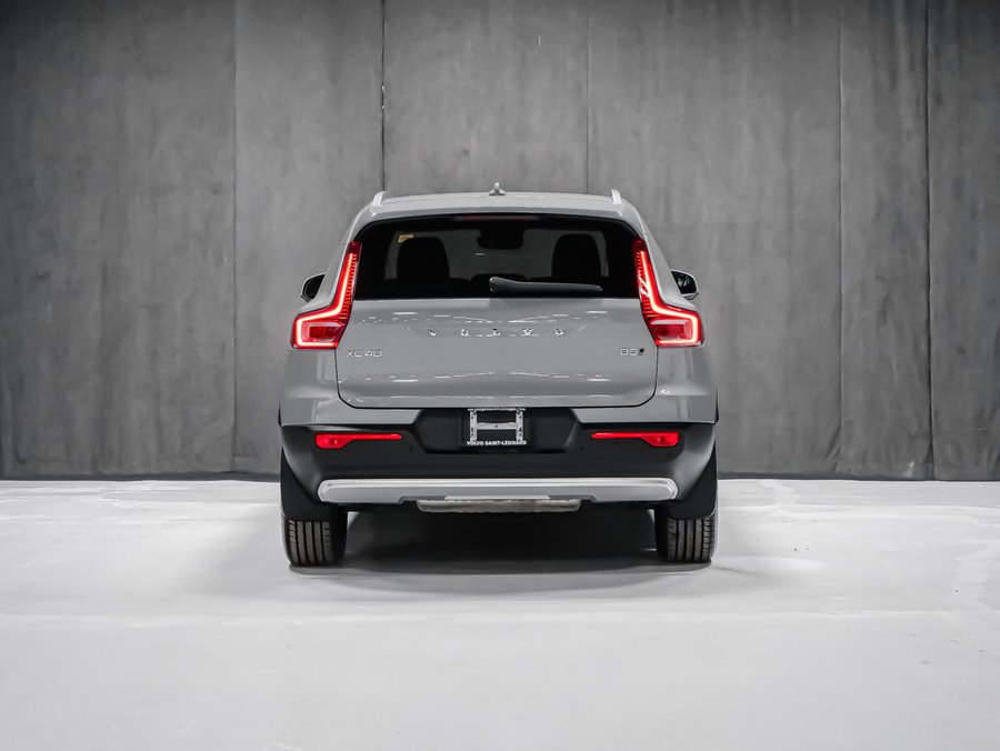 2025 Volvo XC40 B5 CORE BRIGHT CLIMATE Grey