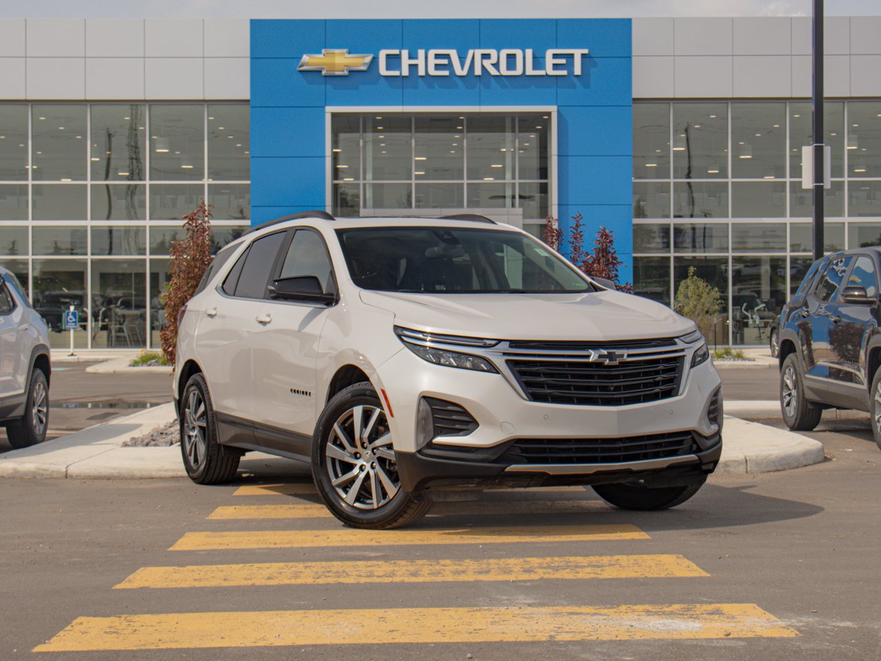 2022 Chevrolet Equinox AWD 4dr LT w/1LT White Sherwood Park - photo #1