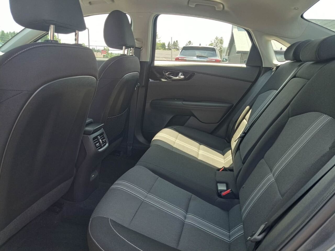 2024 Kia Forte Grey Lac Mégantic - photo #10