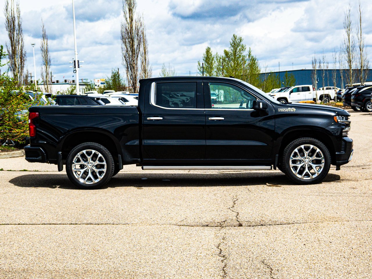 2021 Chevrolet Silverado 1500 4WD Crew Cab 147 High Country Black Sherwood Park - photo #13