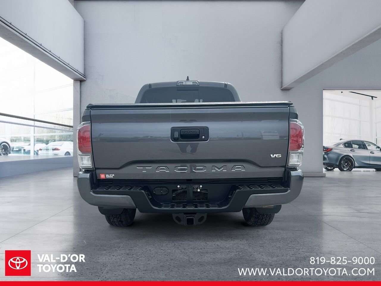 2021 Toyota Tacoma Grey Val-d'Or - photo #2