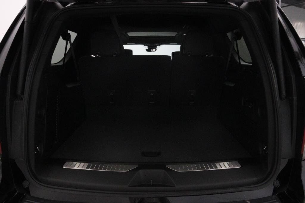 Chevrolet Suburban NIV 1GNSKGKT4PR480429 2023 Noir Baie-Comeau - photo #5