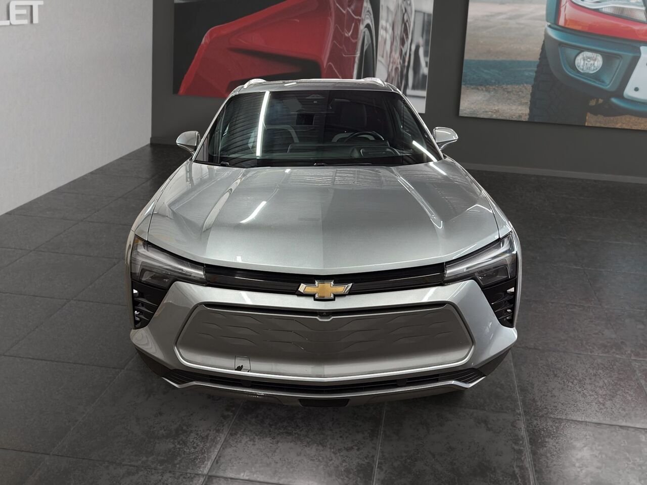 2024 CHEVROLET BLAZER EV LT TI Grey Saint-Hyacinthe - photo #1