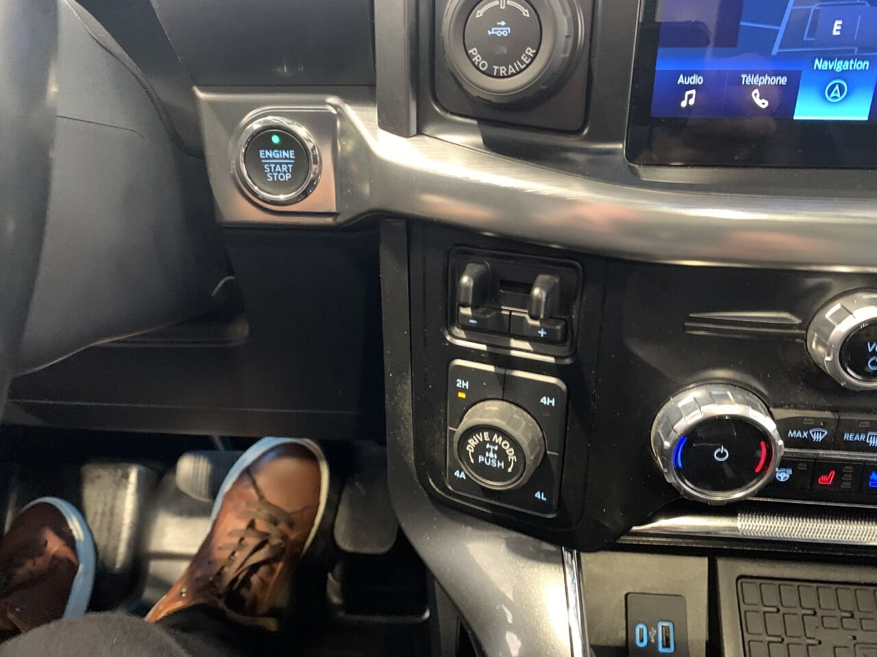 Ford F-150 SUPERCREW LARIAT 2023 Noir Saint-Eustache - photo #46