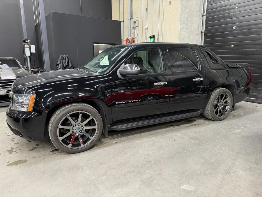2012 Chevrolet Avalanche 2012 Black