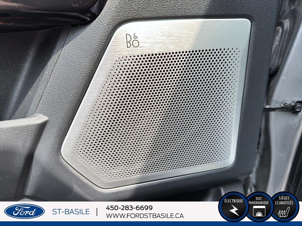 2023 Ford F-150 Lightning Silver Saint-Basile-le-Grand - photo #17