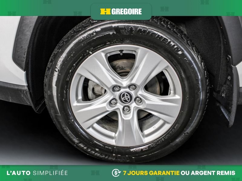 Toyota Rav 4 R3539 | HYBRID LE AWD CAMERA SIEGES CHAUFFANTS 2021 Blanc Laval - photo #11