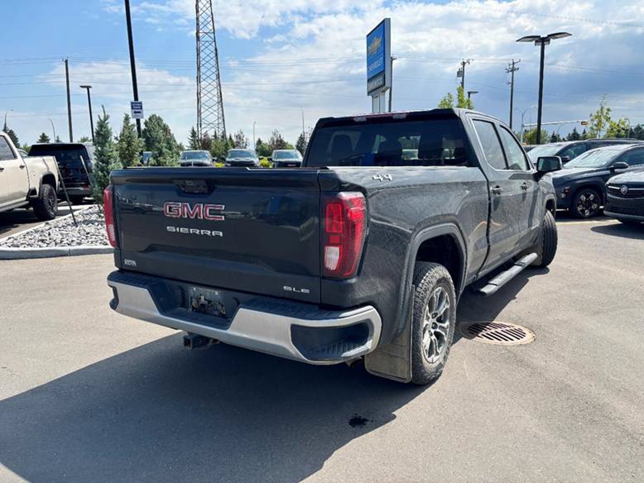 2023 GMC Sierra 1500 4WD Crew Cab 147 SLE Black Sherwood Park - photo #4
