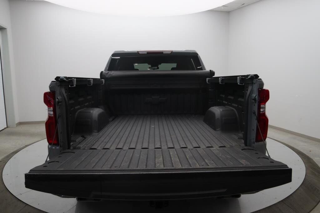 2024 Chevrolet Silverado 1500 VIN 1GCUDEED8RZ166970 Grey Baie-Comeau - photo #5