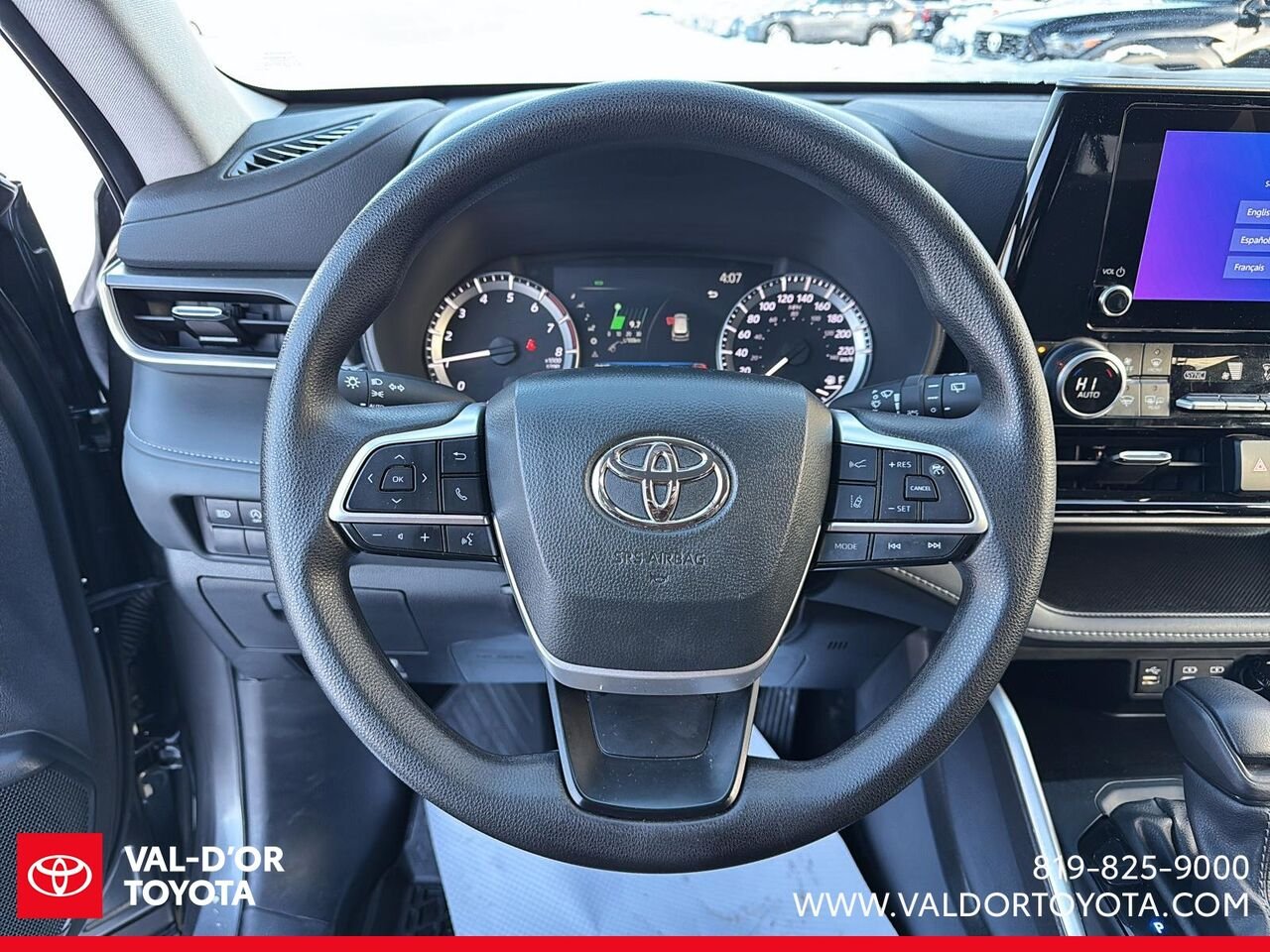 Toyota Highlander LE AWD LE AWD 2024 Gris magnétique métallisé Val-d'Or - photo #10