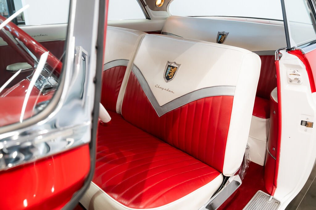Chrysler New Yorker PRIX IN USD St.Regis | CAR IN MILES 1955 Rouge Montréal - photo #15