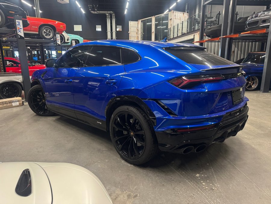 2024 Lamborghini Urus 2024 Blue