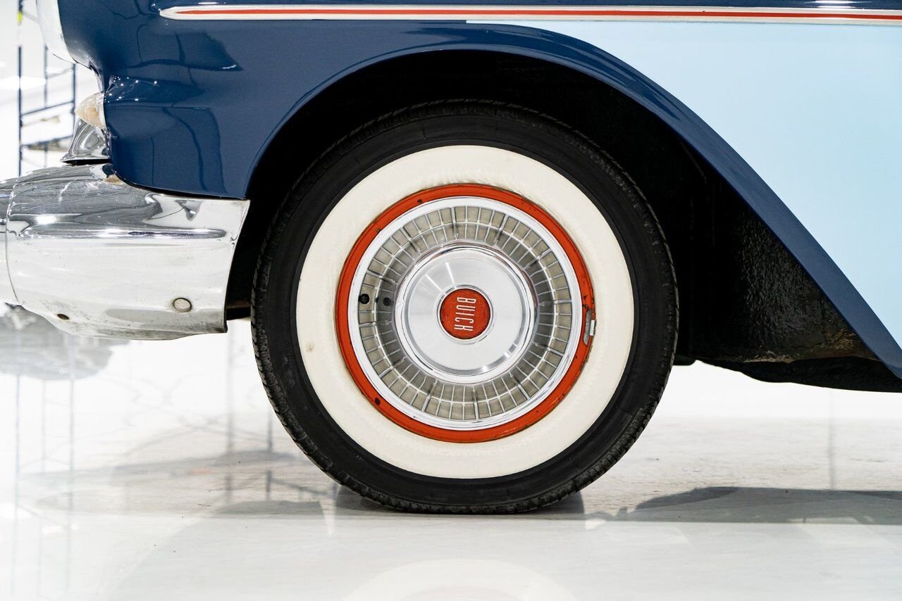 Buick Special 364/300HP NailHead 1 of only 2,056 | PRICE IN USD 1957 Bleu Montréal - photo #39