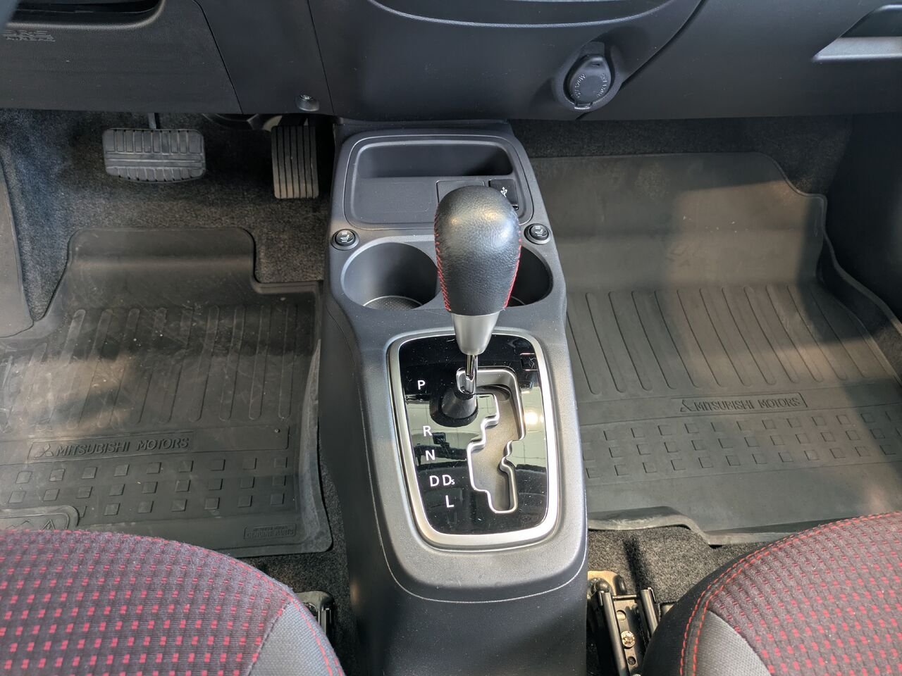 Mitsubishi Mirage 2019 Bleu Gatineau - photo #8