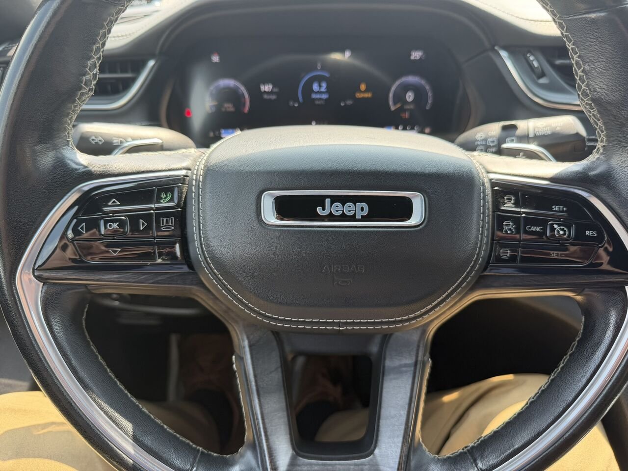 Jeep Grand Cherokee L Overland 4x4 HEMI 5.7L 2022 Argent Laval - photo #24
