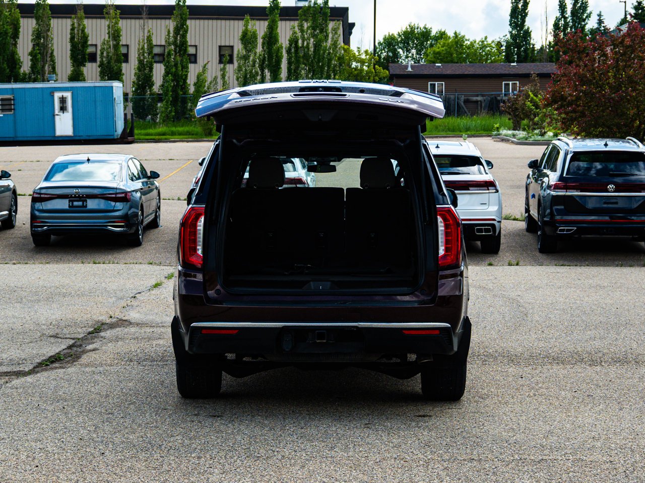 2022 GMC Yukon XL 4WD 4dr SLT Red Sherwood Park - photo #14