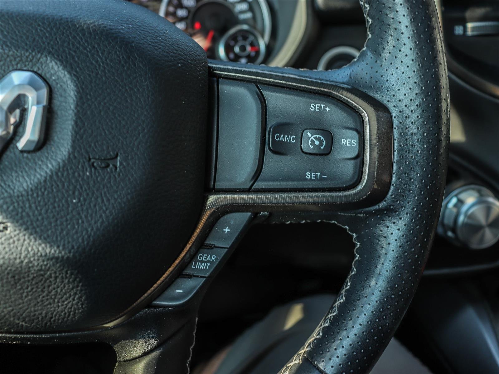 2022 RAM 1500 Sport Ottawa & Gatineau - photo #25