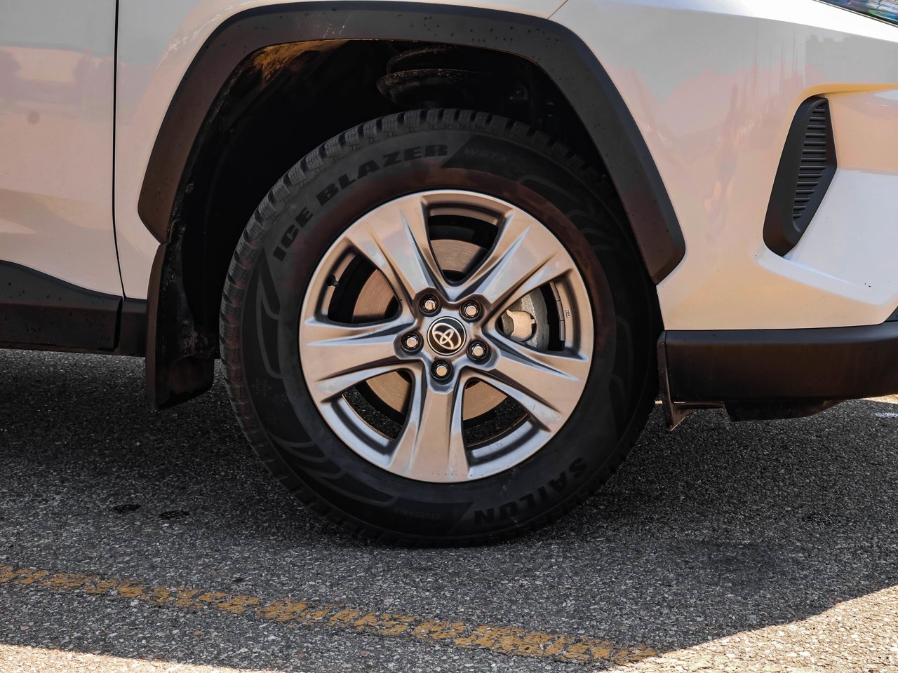 2024 Toyota RAV4 XLE AWD White Sherwood Park - photo #10