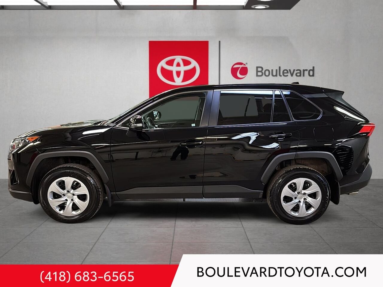 Toyota RAV4 99412A-88 | LE, AWD 2024 Noir minuit métallisé Québec - photo #5