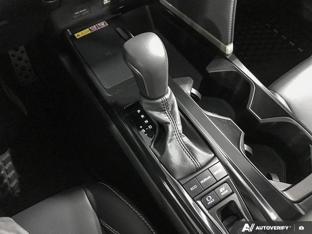 2025 Toyota Camry S2501988 | SE Upgrade White Edmonton - photo #17