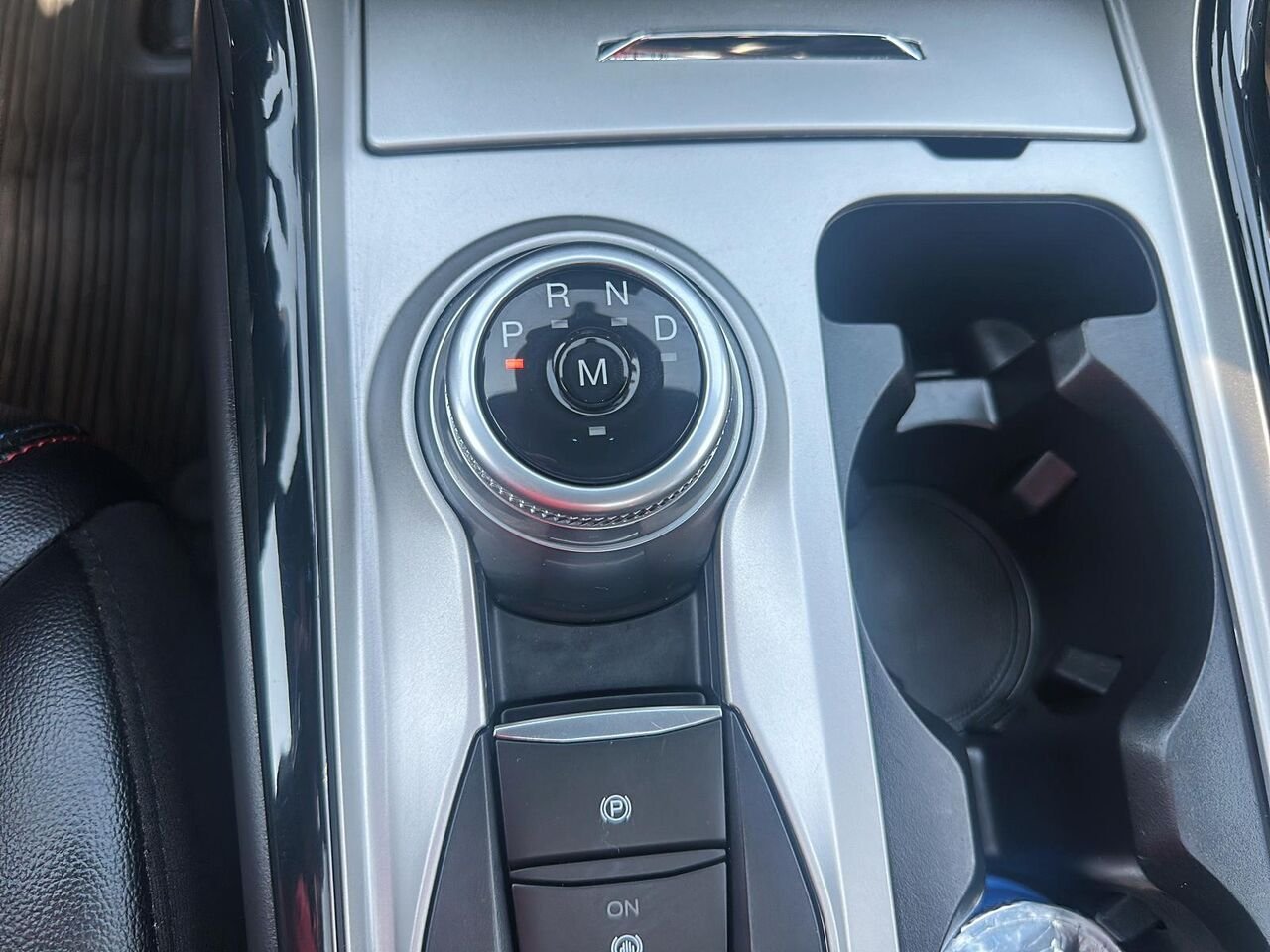 Ford Explorer 2024 Blanc Rouyn-Noranda - photo #12