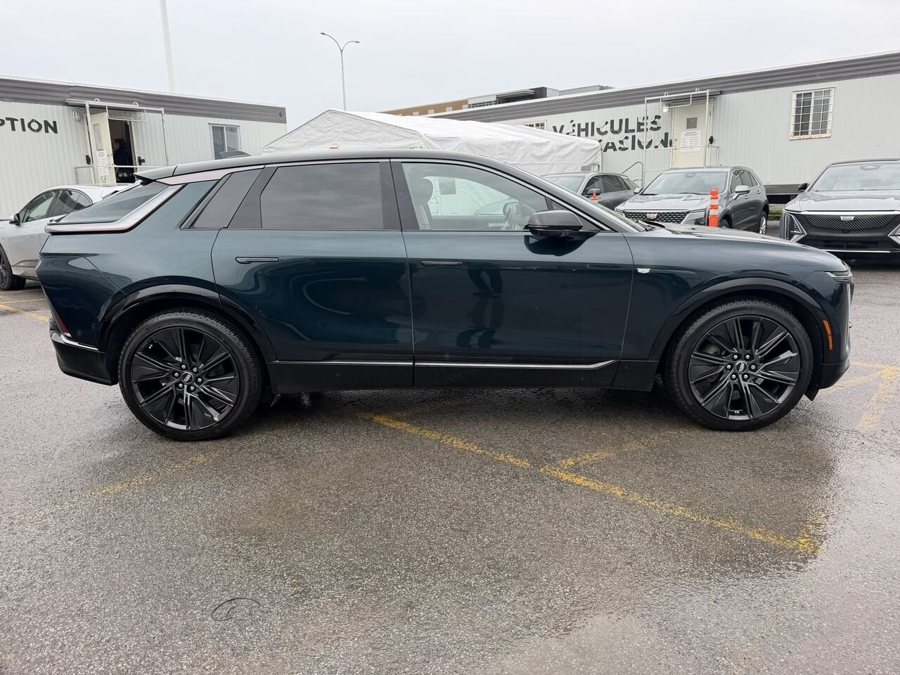 2024 Cadillac LYRIQ SPORT AWD NIVEAU 3 NAPPA FINANCEMENTÀ PARTIR 0.99% Green Laval - photo #3