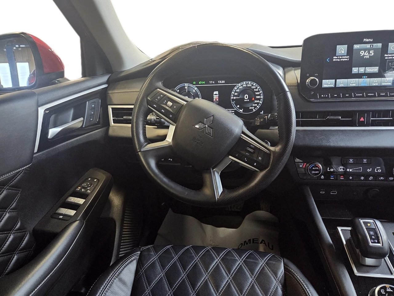 Mitsubishi Outlander PHEV NIV JA4T5VA94RZ603061 2024 Rouge Baie-Comeau - photo #10