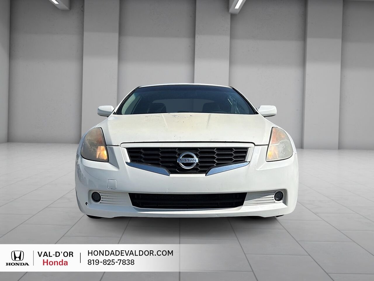2009 Nissan Altima 2dr Cpe I4 CVT 2.5 S White Val-d'Or - photo #1