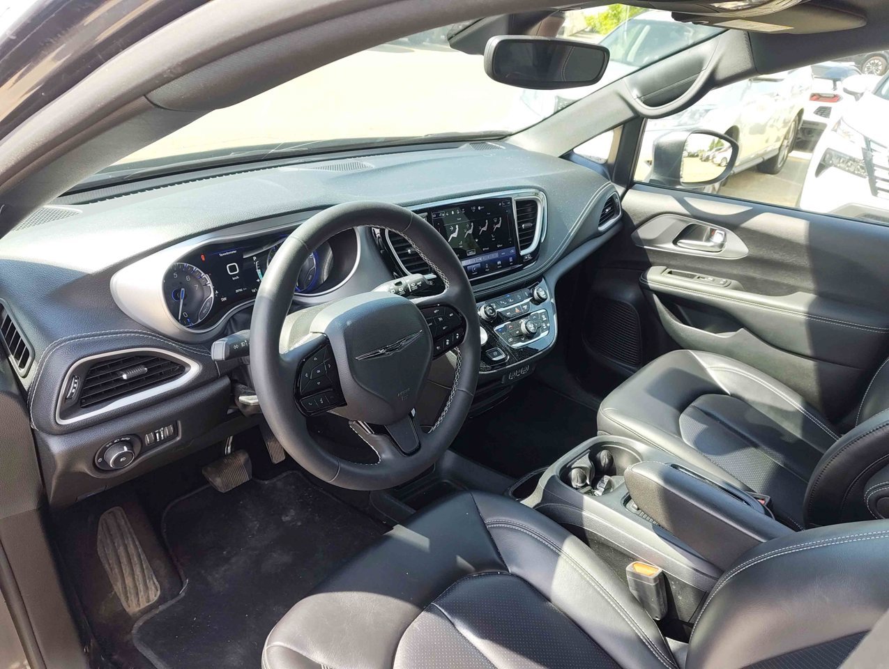 2023 Chrysler Pacifica Touring L AWD Grey Sherwood Park - photo #7