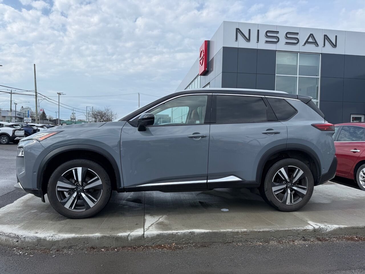 Nissan Rogue Platine TI 2023 Gris Châteauguay - photo #1
