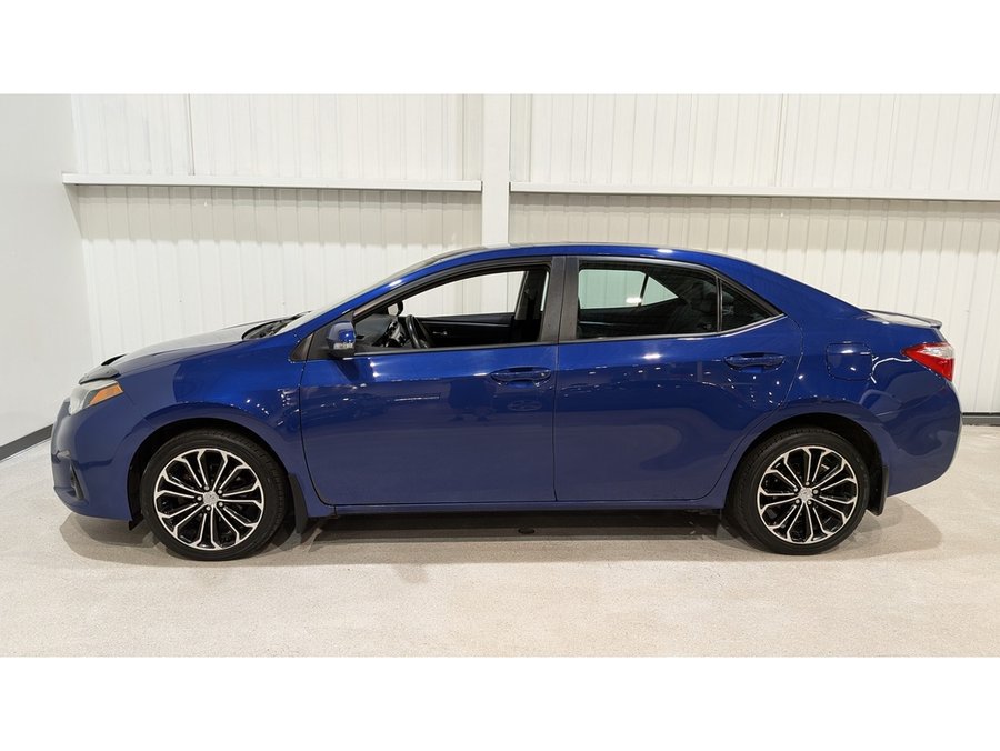 Toyota Corolla 4dr Sdn Man CE 2016 Bleu